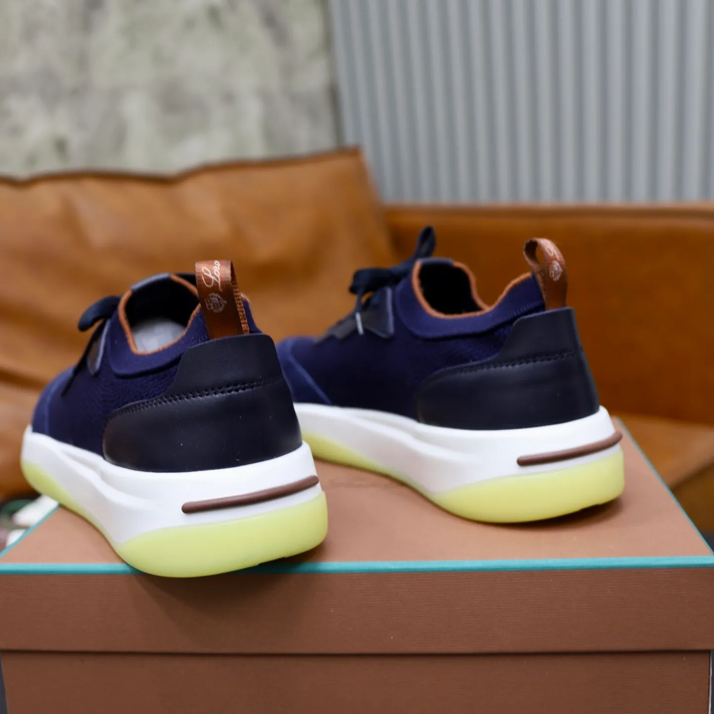 Factory price: 💰620 Loropiana LP men's shoes ♞size; 38-44 "45.46 customization" cowhide stitching and cowhide feet. It is really easy to wear, lazy, relaxed, casual, perfect comfort, and there are many color choices, and they all look good with clothes. Is it true that Loropiana can bring social value? “Loropiana is the best thing money can buy”